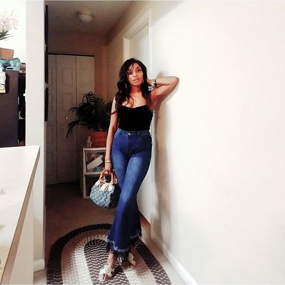 Tahari heels  - Picture 4 of 9